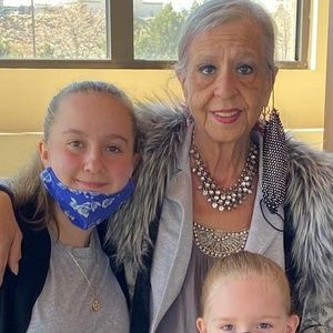 Meet your Posher, Sharon